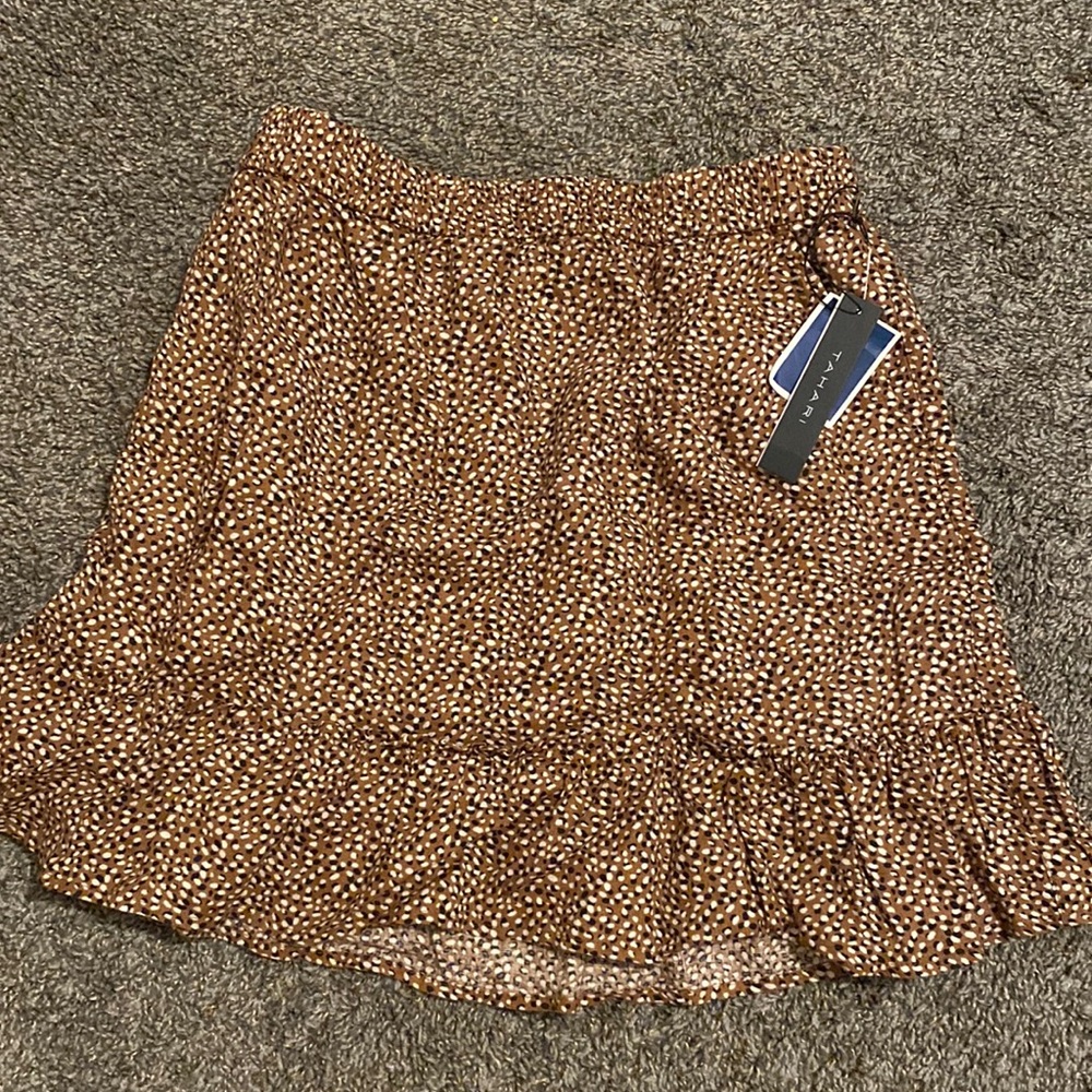 Brand new Tahari animal print skirt